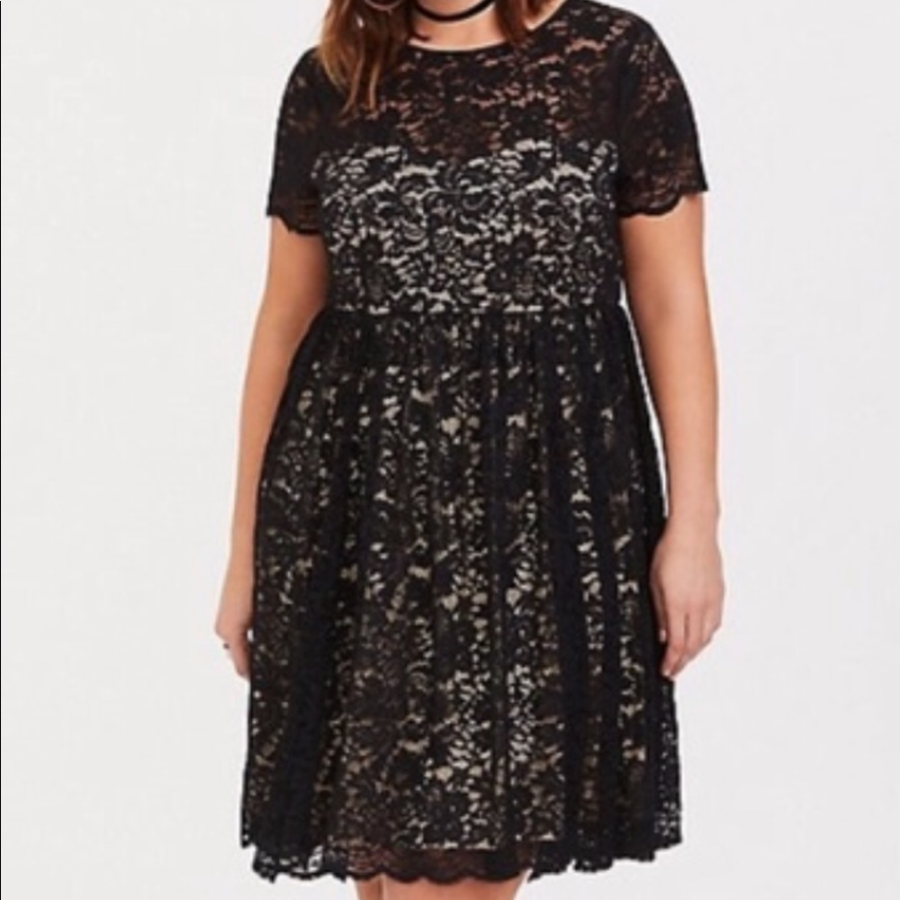 Torrid illusion neck, black lace dress